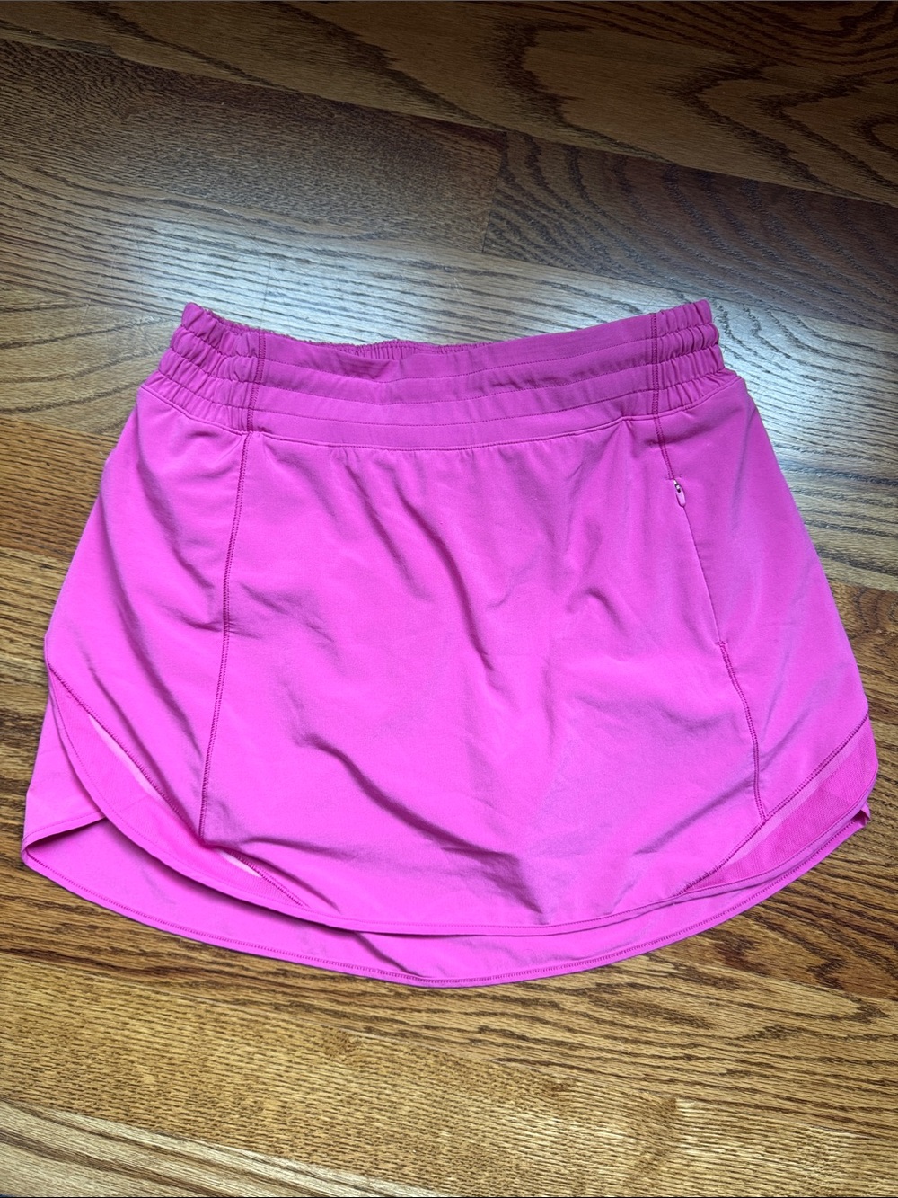 Lululemon Hotty Hot skirt with built-in shorts sz 8